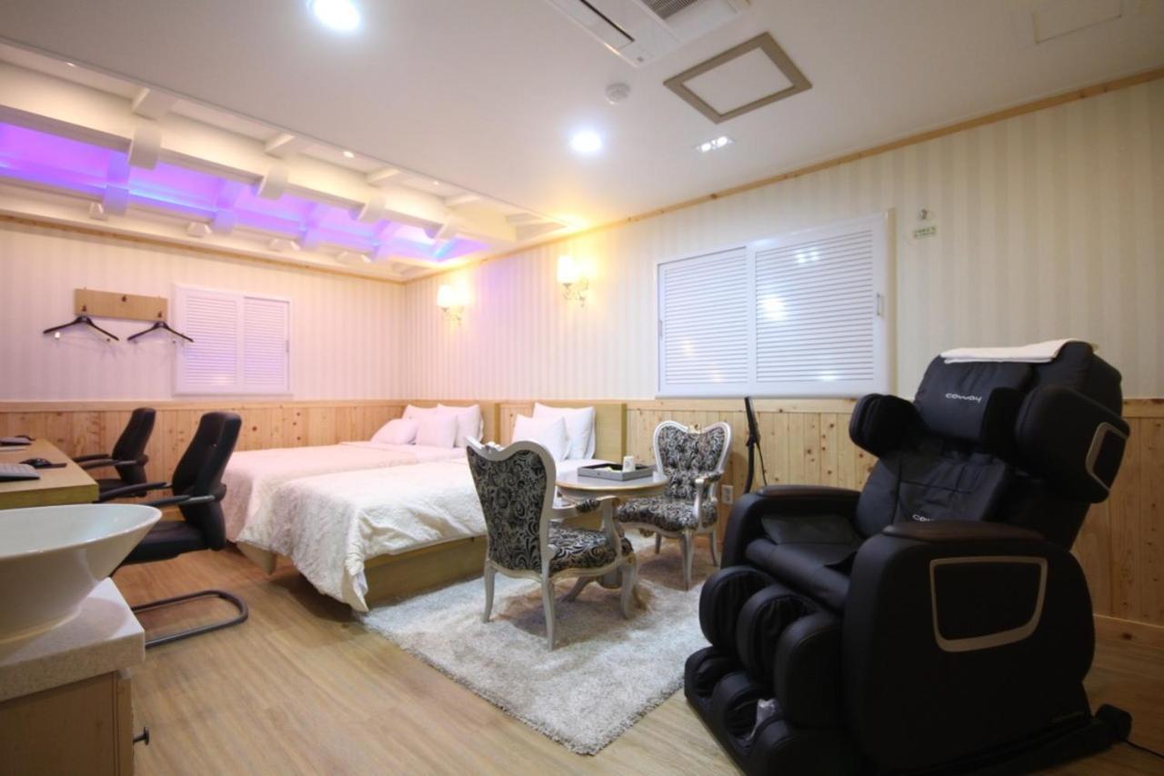 Yeosu Mj Motel Extérieur photo