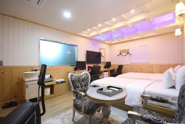 Yeosu Mj Motel Extérieur photo