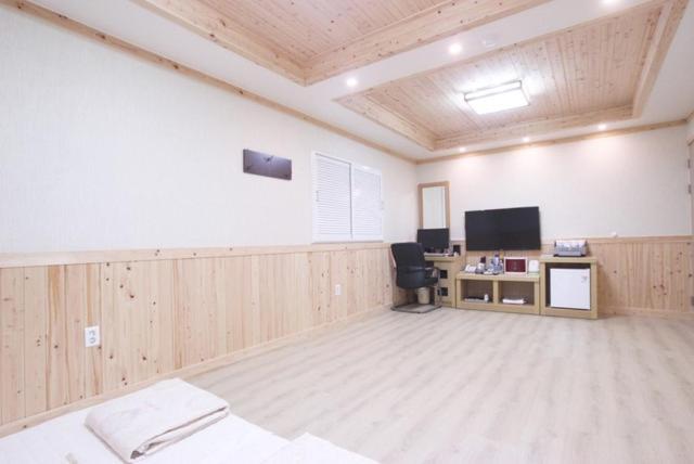 Yeosu Mj Motel Extérieur photo