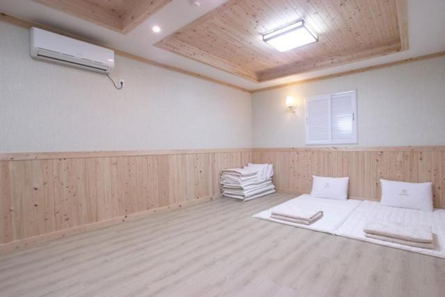 Yeosu Mj Motel Extérieur photo